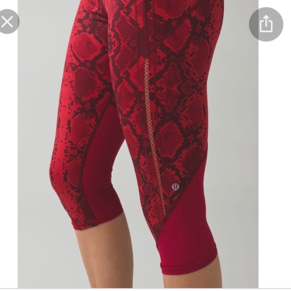 Lululemon LIKE NEW Red Snakeskin Print Crop Leggings Sz 4 LIKE NEW!